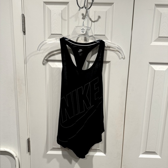 Nike Tops - Nike brand women’s tank top